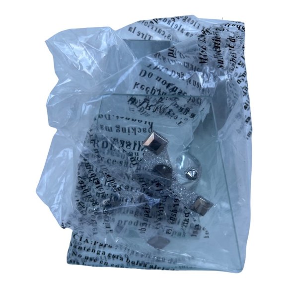 🌸4/$20🌸 NEW Christmas Themed Candle Holder - Picture 2 of 8